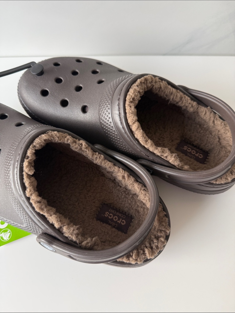 🐊 CROCS Fuzz-Lined CLASSIC LINED CLOG in ESPRESSO/WALNUT - Picture 6 of 7